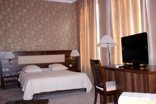 Отель Hotel Empire Кутаиси Двухместный номер с 1 кроватью-1